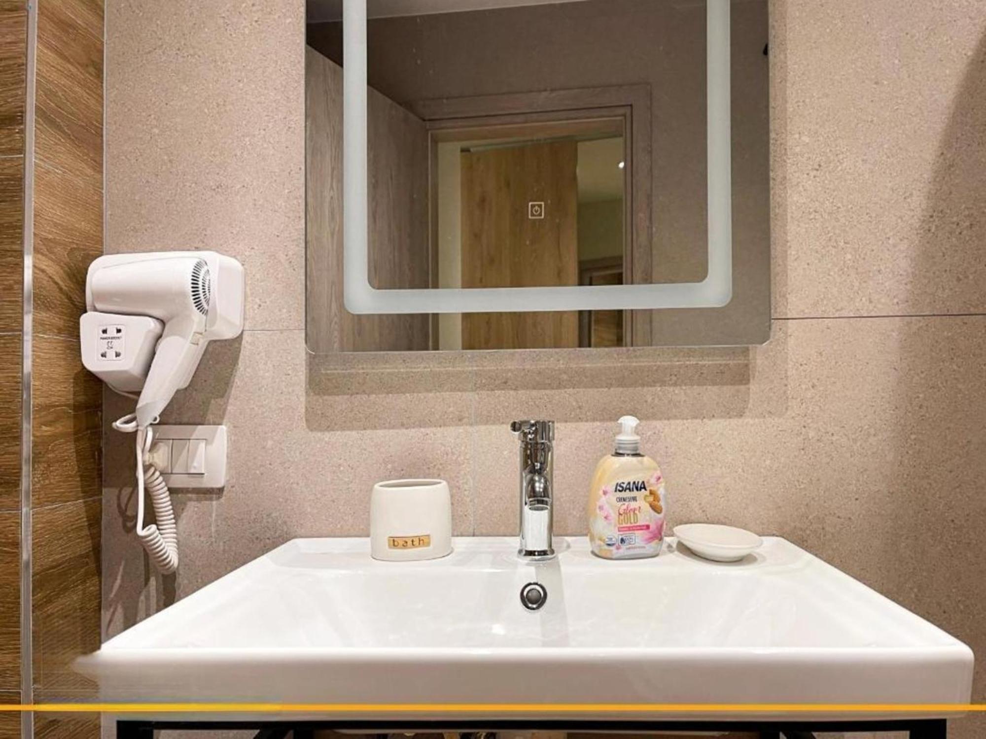 Flori Apartments Sarandë 外观 照片