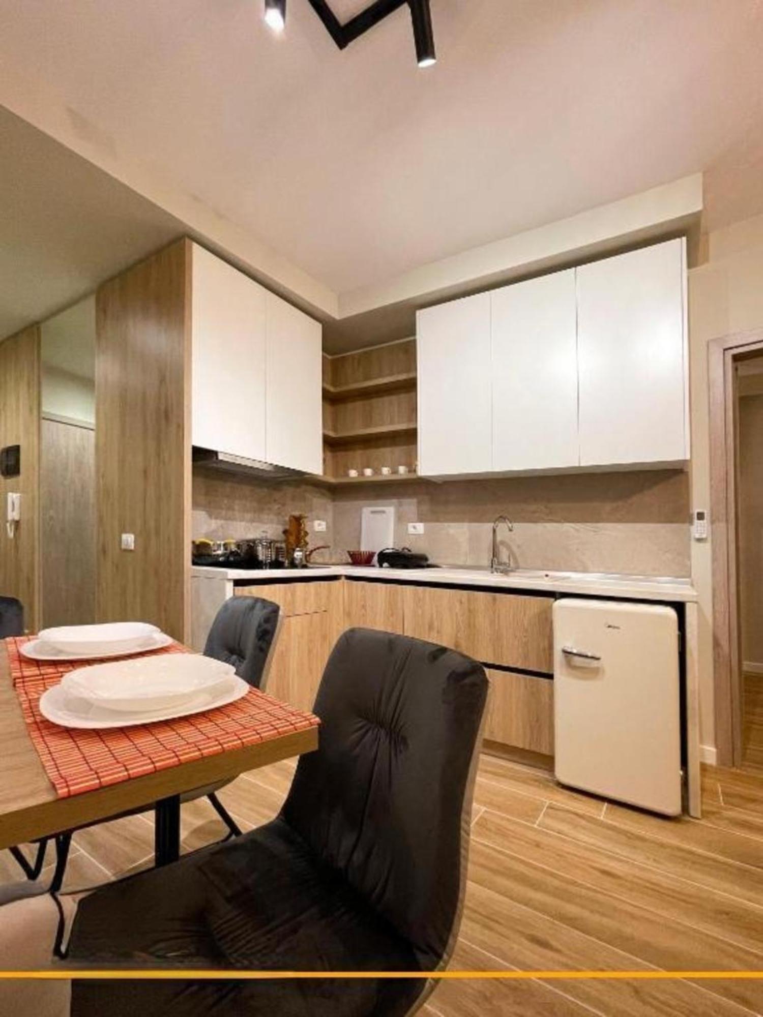 Flori Apartments Sarandë 外观 照片