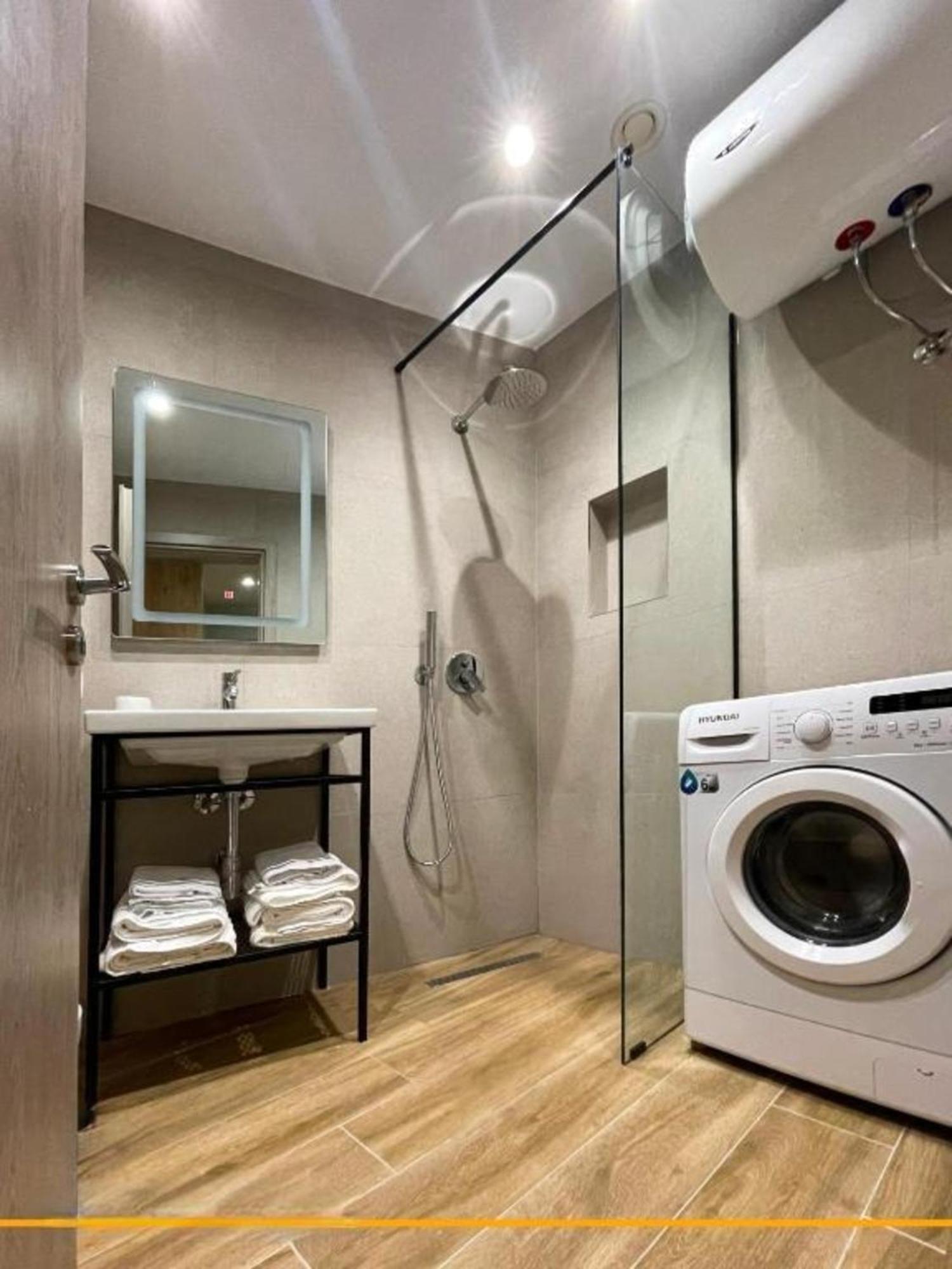 Flori Apartments Sarandë 客房 照片